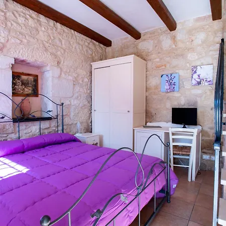 Bed & Breakfast Borgo Monachella 3*