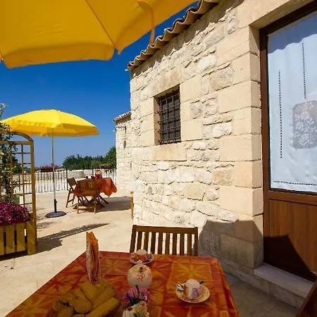 Borgo Monachella Bed & Breakfast