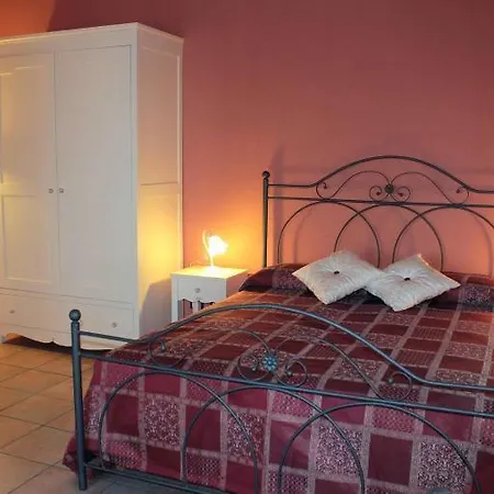 Borgo Monachella Bed & Breakfast 3*