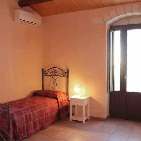 Borgo Monachella Bed & Breakfast 3*