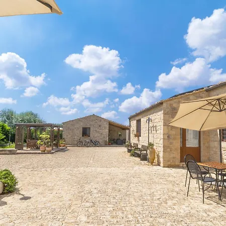 Borgo Monachella 4* Ragusa