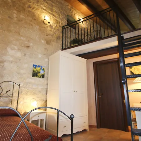 Borgo Monachella 住宿加早餐酒店 4*