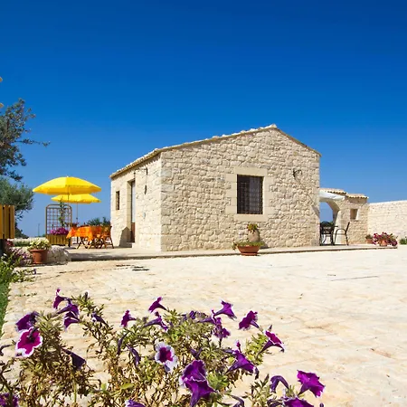 Borgo Monachella 4*